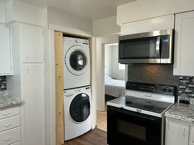 3 bed, 1056 sqft, $2,150 — Photo 4