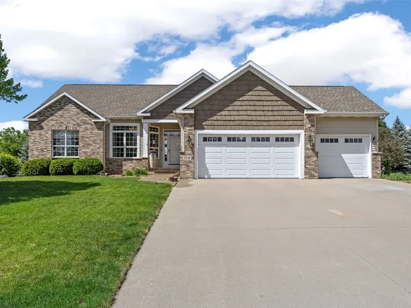 2330 Timber Creek Dr, Marion, IA 52302
