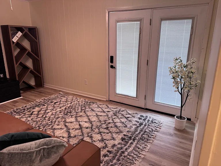 115 Diggs Dr — Photo 8