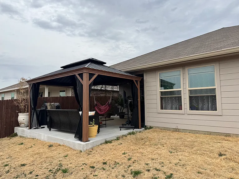 721 Whitecomb Ln — Photo 10