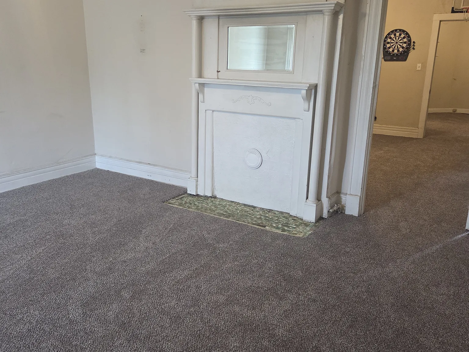 947 Swan St — Photo 2