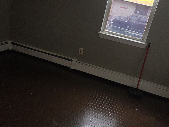 3rd image of 410 Garden St #C