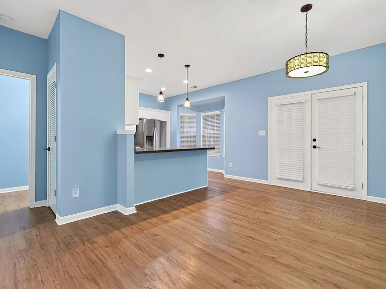 5495 Hampton Ct — Photo 12