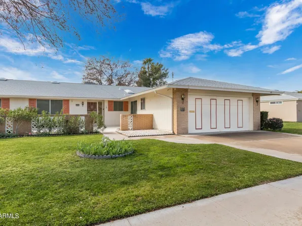 10207 W Kingswood Cir, Sun City, AZ 85351