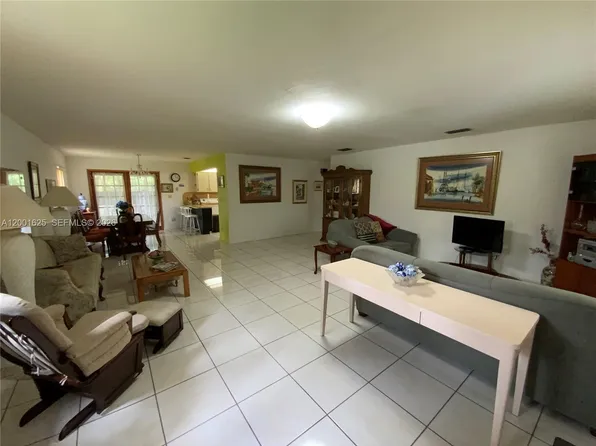 8445 SW 4th St #2, Miami, FL 33144