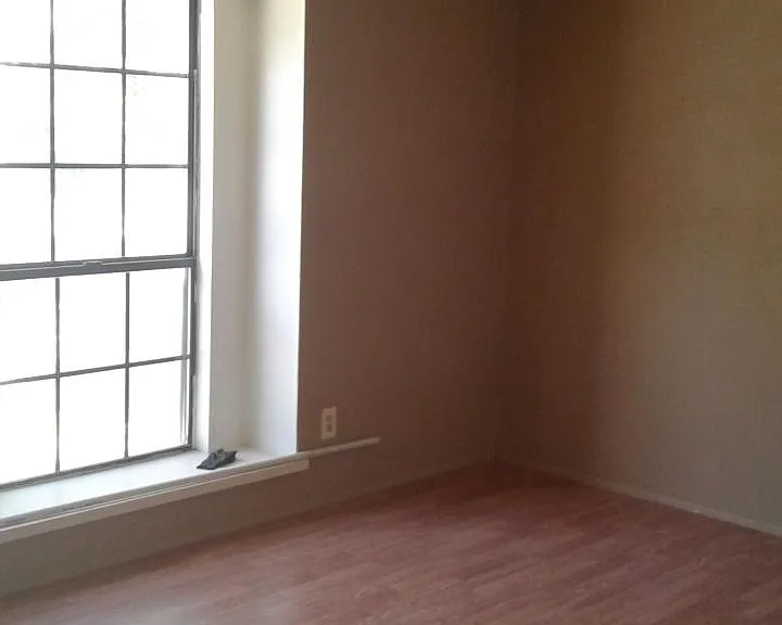 2444 Limestone Dr — Photo 3