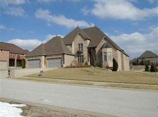 826 N Fallbrooke Ter, Springfield, MO 65802