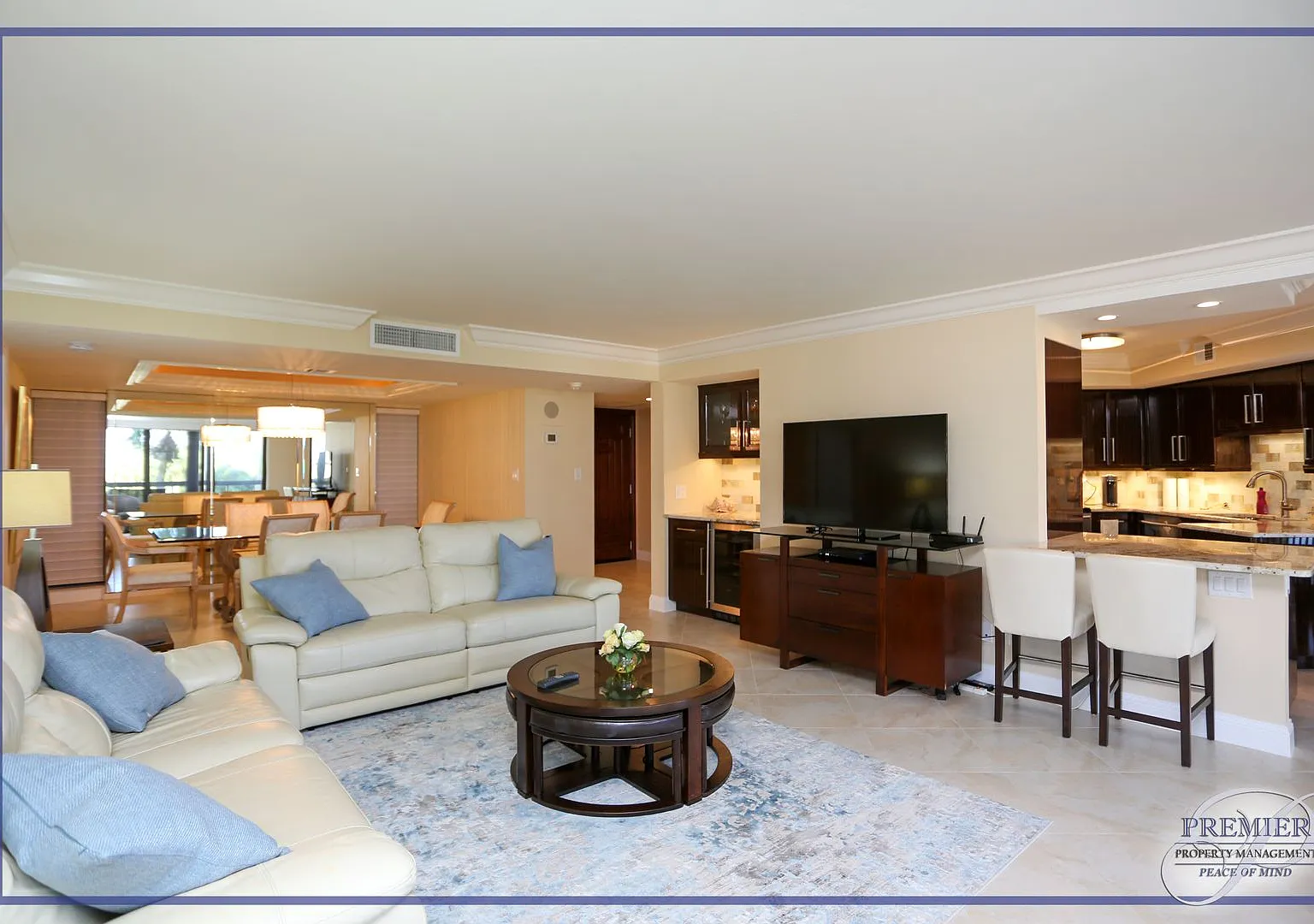 **Park Shore Beauty Walk To Venetian Village ** Esplanade** Nice Amenities ** 2 Bedroom Condo On ... — Photo 4