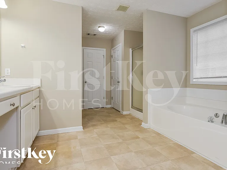 54 Windcrest Dr — Photo 10