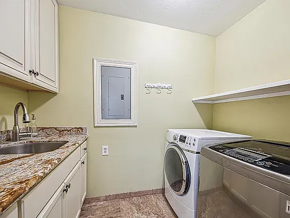 7506 Dearborn St — Photo 14