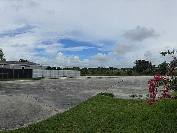 4th image of 21740 NW 1st St
