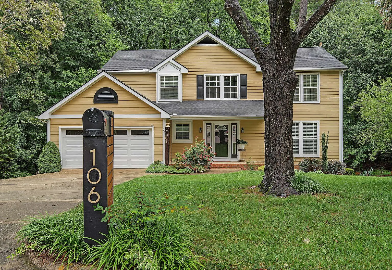 4 bed, 2.5 bath, 3465 sqft, $3,595 — Photo 2