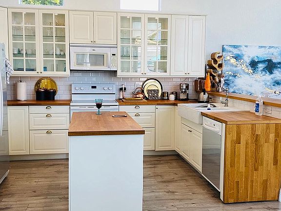 Newly Updated Kitchen