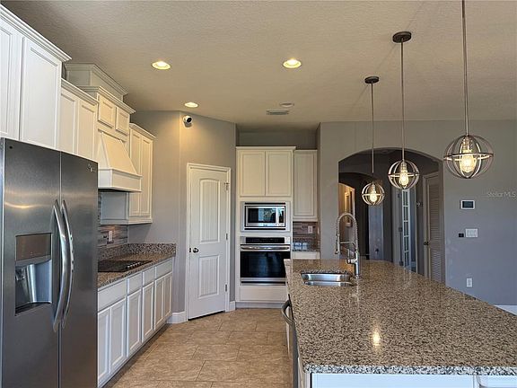 3rd image of 4231 Prima Lago Dr