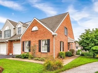 454 Society Hill Cir, Mountville, PA 17554