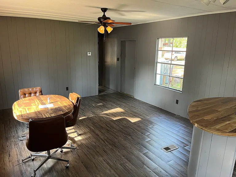 5542 Whites Ferry Rd — Photo 5