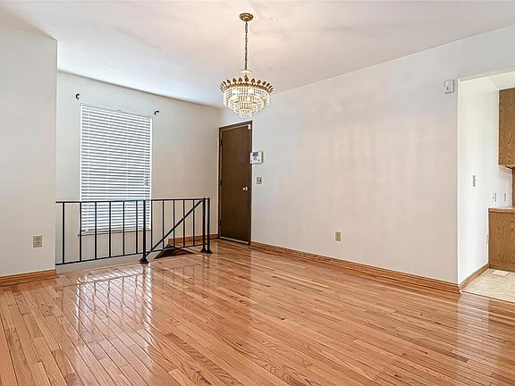 5th image of 2737 Dividend Park Dr