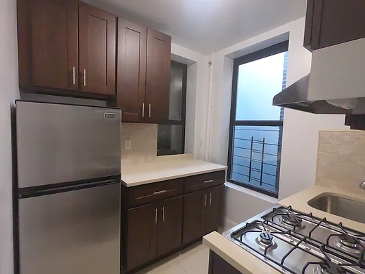 Rented by Compass | media 7