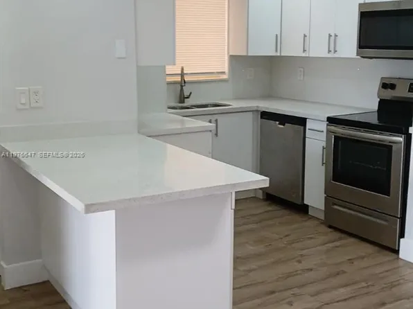 8820 Fontainebleau Blvd, Miami, FL