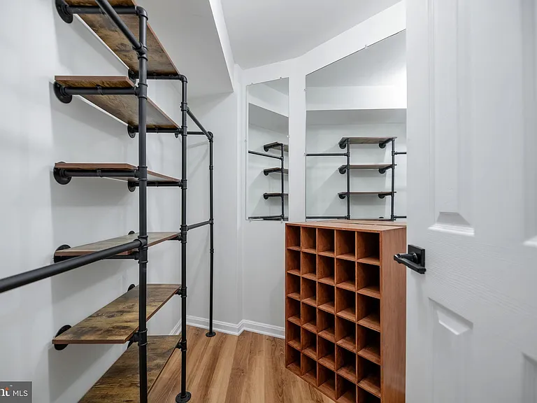 7317 Castleberg Ct — Photo 29