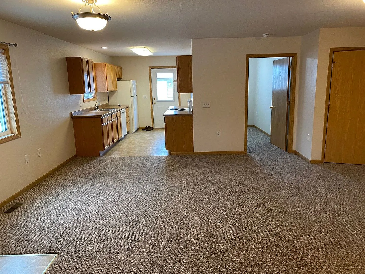 1431 N Stevens St — Photo 3
