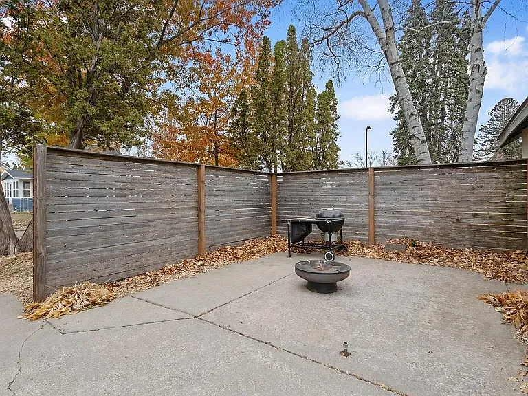 Grill and firepit