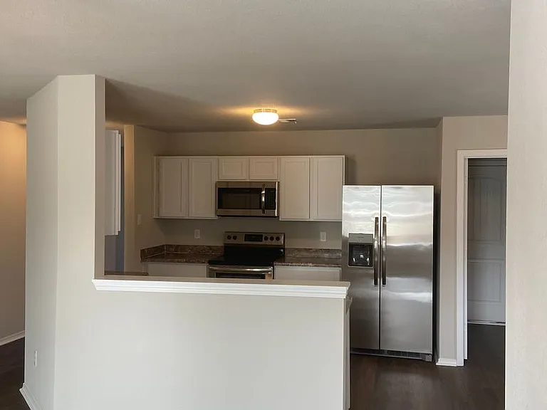 2616 Grant Ln — Photo 5