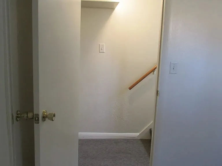 1456 E Elm St — Photo 25