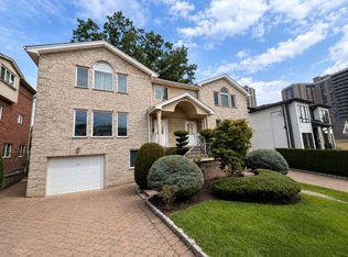 217 Slocum Way, Fort Lee, NJ 07024