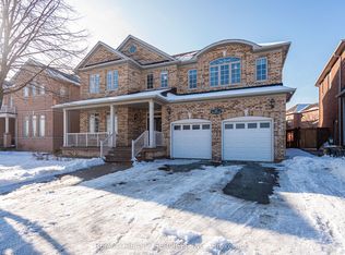 52 Mount Royal Cir, Brampton, ON L6P 2K4
