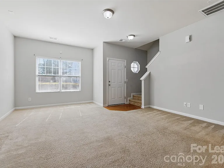 4226 Lotts Pl — Photo 4