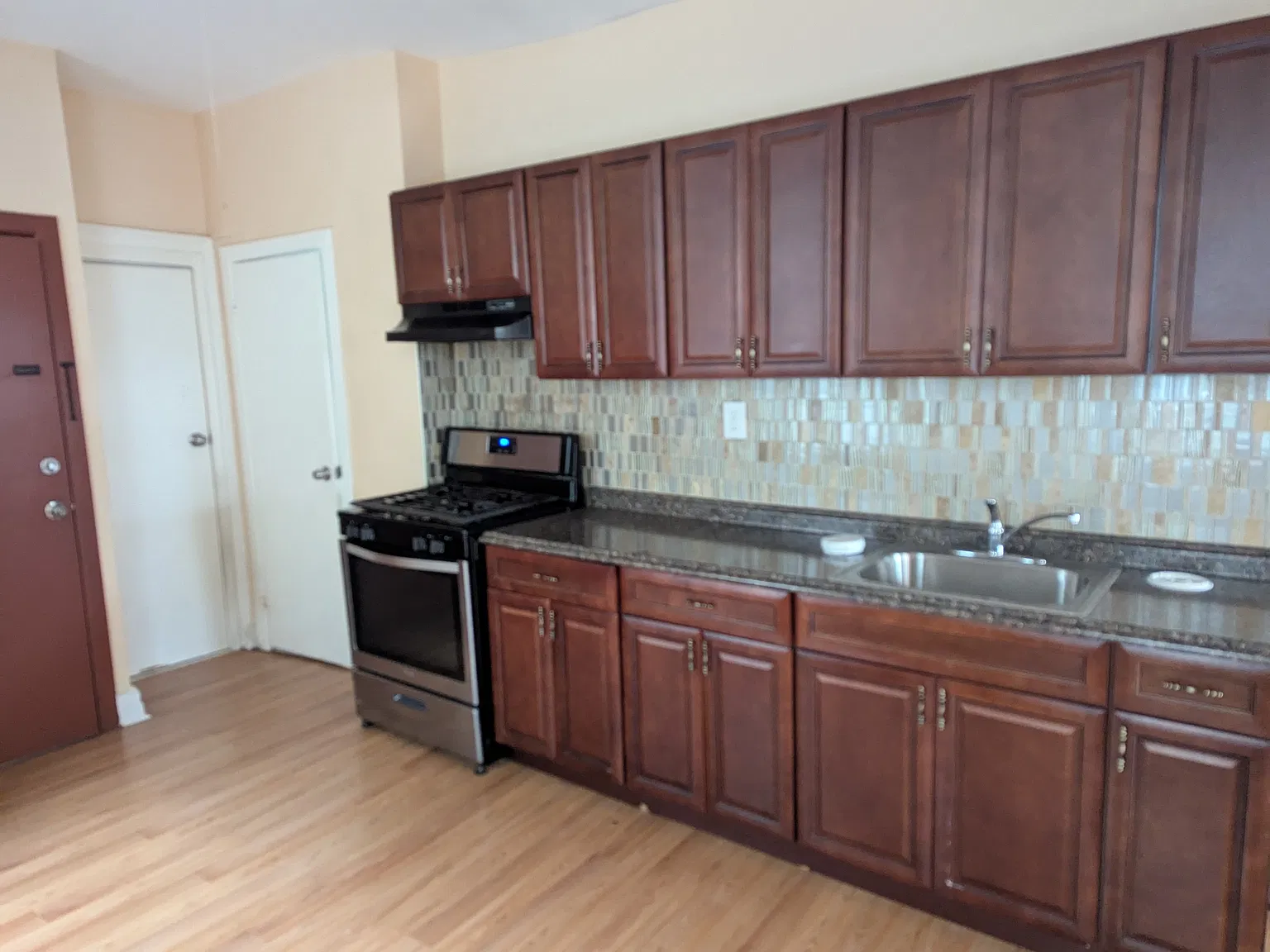2 bed, 1000 sqft, $1,800 — Photo 4