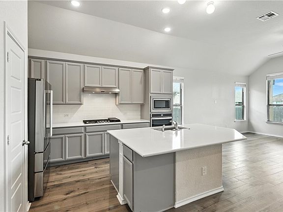 3rd image of 3938 Legend Park