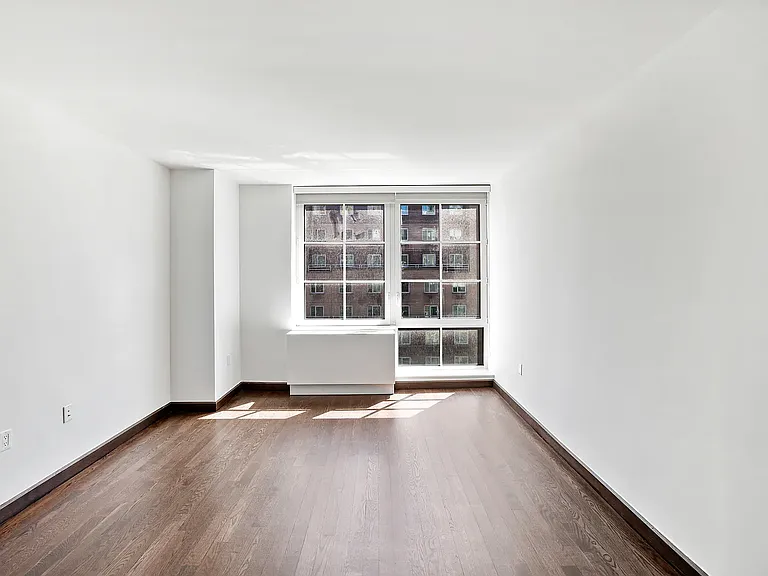 138 E 12th St #8H — Photo 3