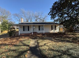1316 S Johnston St, Ada, OK 74820