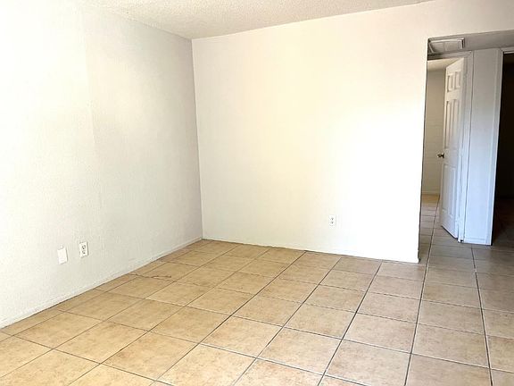4th image of 2602 E Monte Cristo Ave APT 2