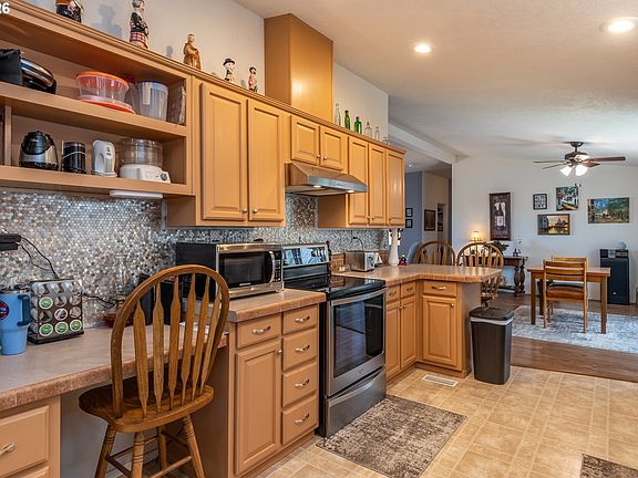 4th image of 104 Angelcrest Ct