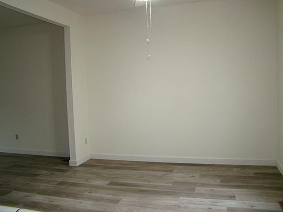 5th image of 1446 W Latimer Ave