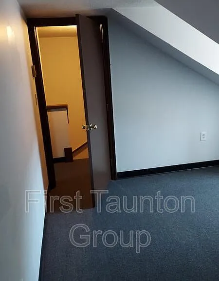 2 Union St #5 — Photo 6