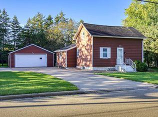 741 Willow St, Winneconne, WI 54986
