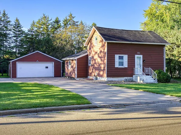 741 Willow St, Winneconne, WI 54986