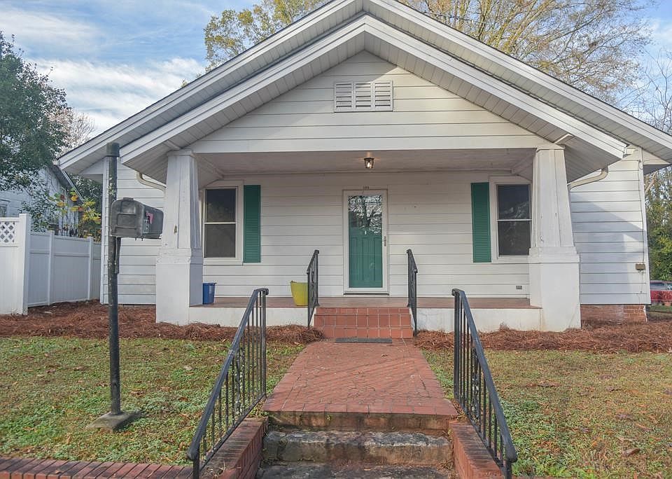 1st image of 109 Parker St