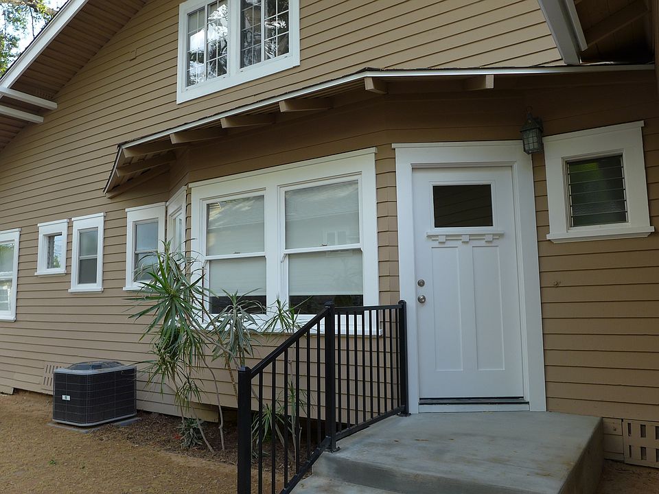 Unit #B - Front Entrance