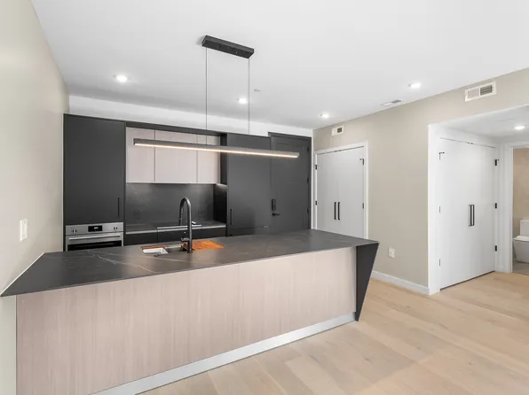 815 N 3rd St, Philadelphia, PA