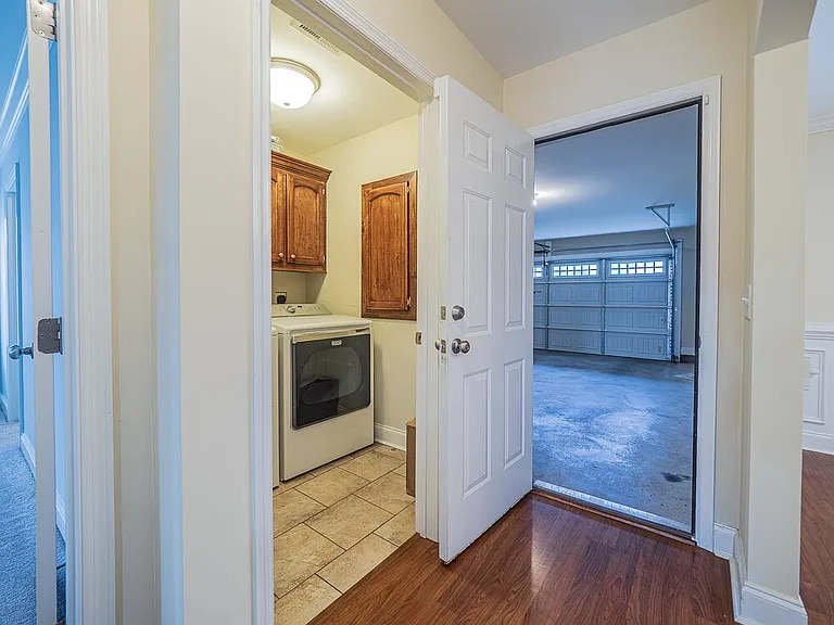 2740 Foxcroft Cir — Photo 22