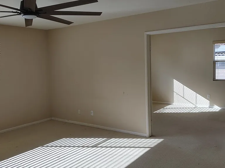 382 Edgewater Dr — Photo 30