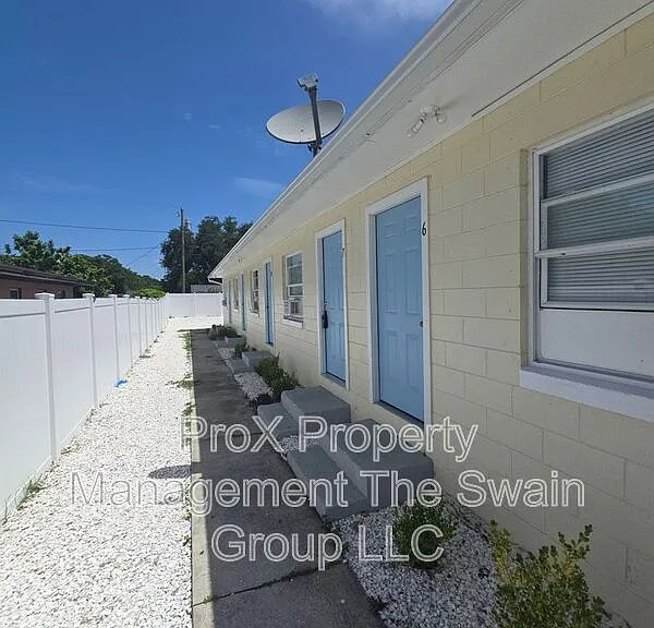218 Florida Ave #8 — Photo 1