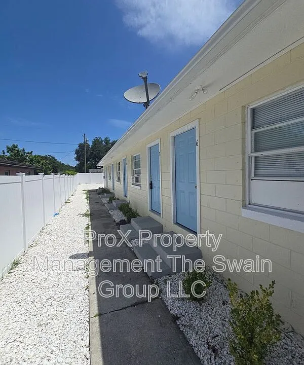 218 Florida Ave #8