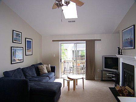 Living Room w/fireplace