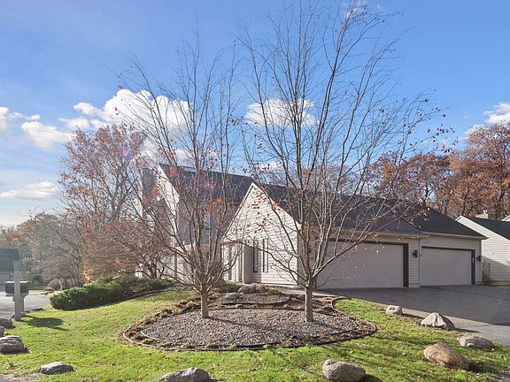 2nd image of 4610 Bayswater Rd